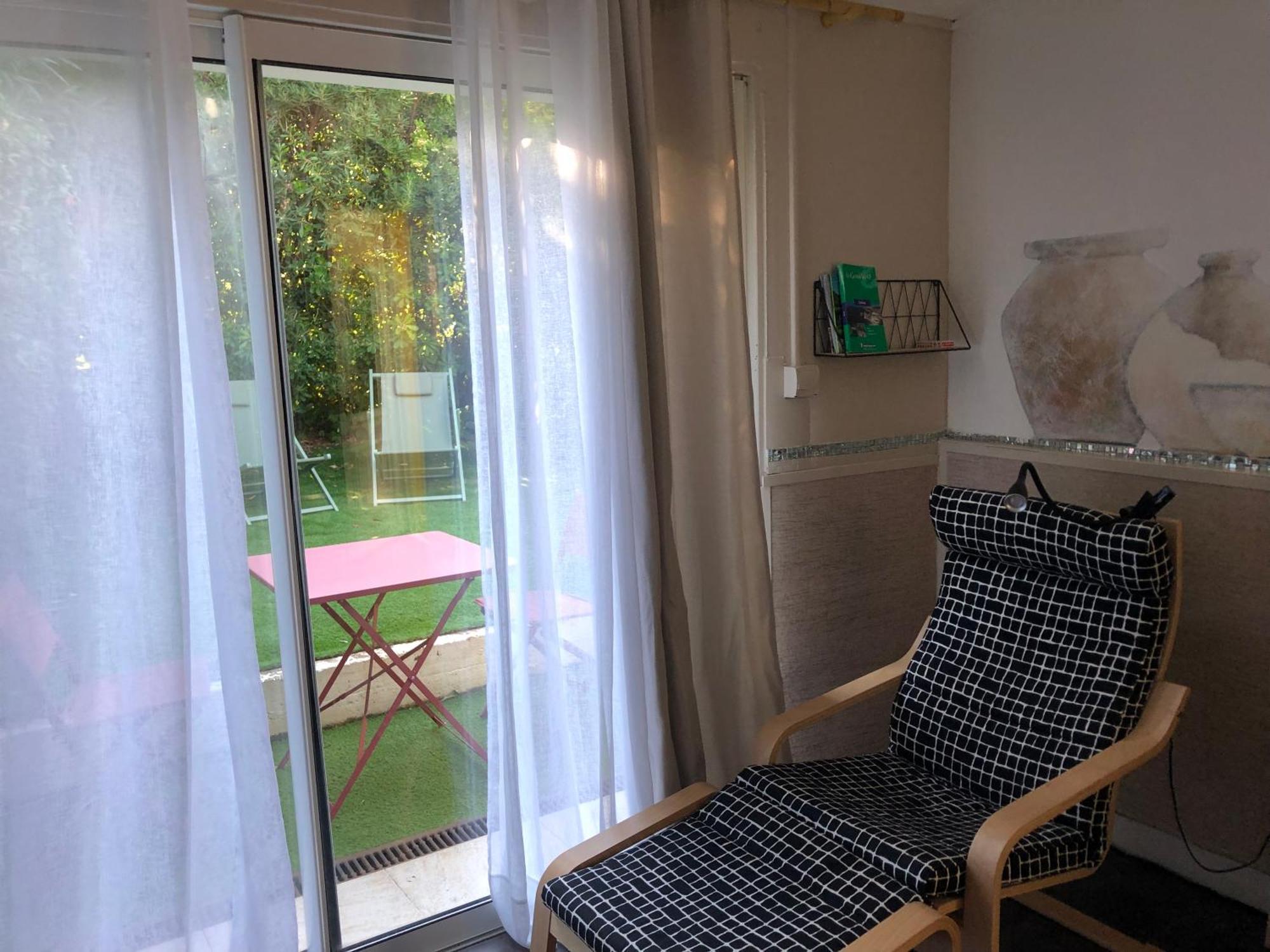2 Pieces Independant Avec Son Jardinet Prive Hotel Borgo  Kültér fotó